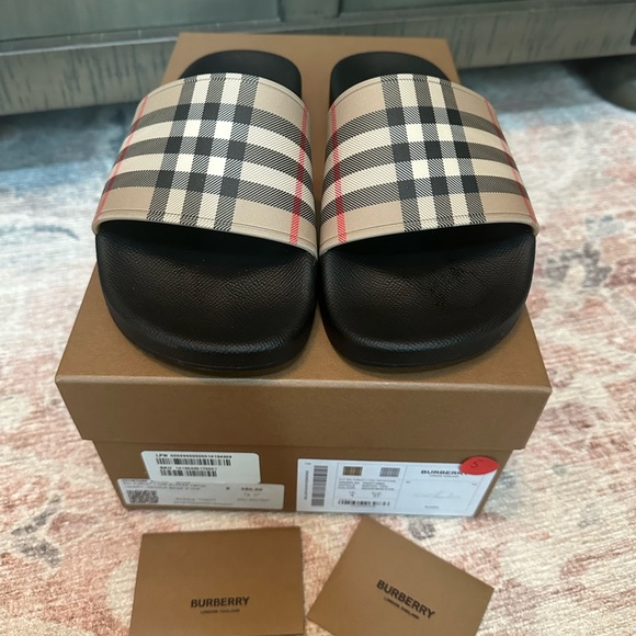 Burberry Furley rubber SLIDES - Picture 3 of 7